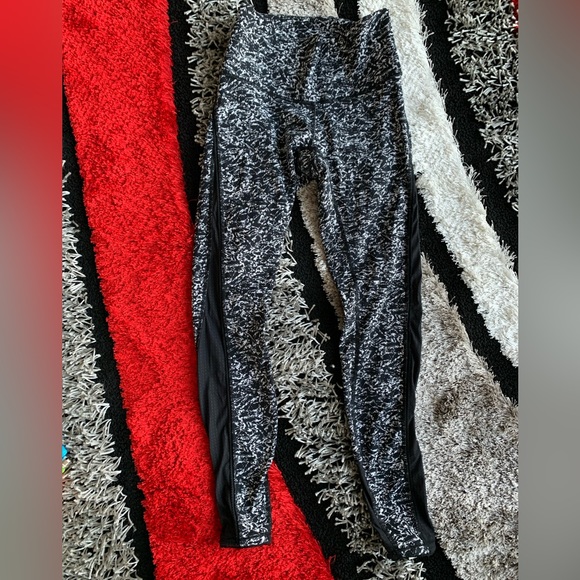 SOLD Lululemon leggings - Picture 1 of 3